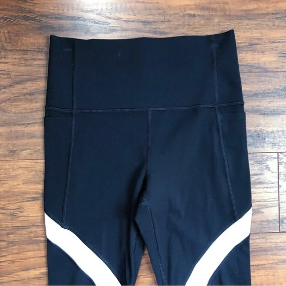 Athleta • Colorblock Salutation Stash Pocket Tight 7/8 black white leggings - Picture 3 of 12